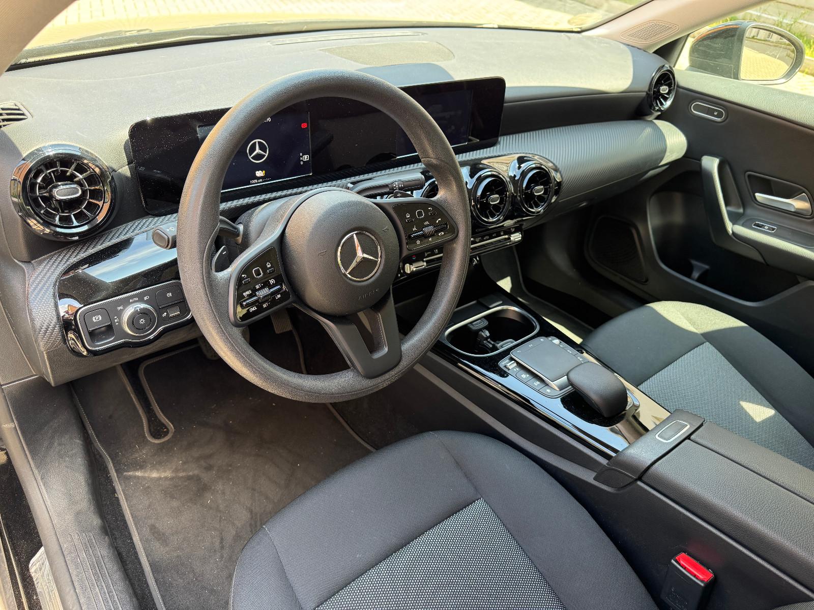 Mercedes-Benz A 250 A 250 e