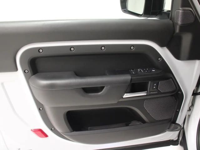 Land Rover Defender 90 Black Pack