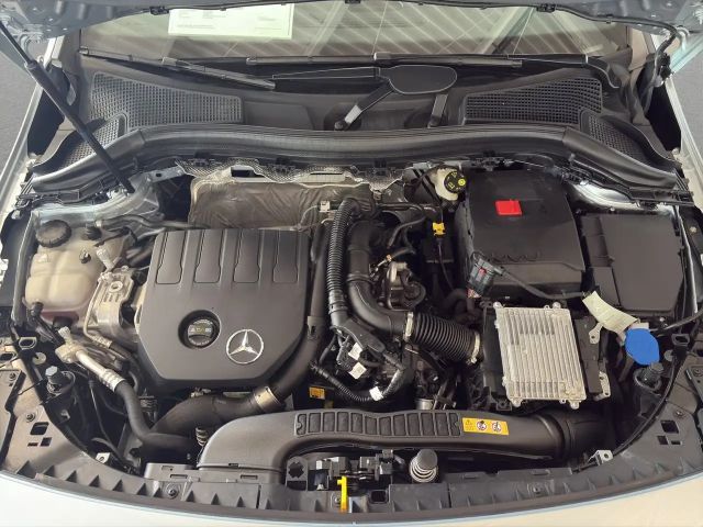 Mercedes-Benz B 200 AMG Line Sedan