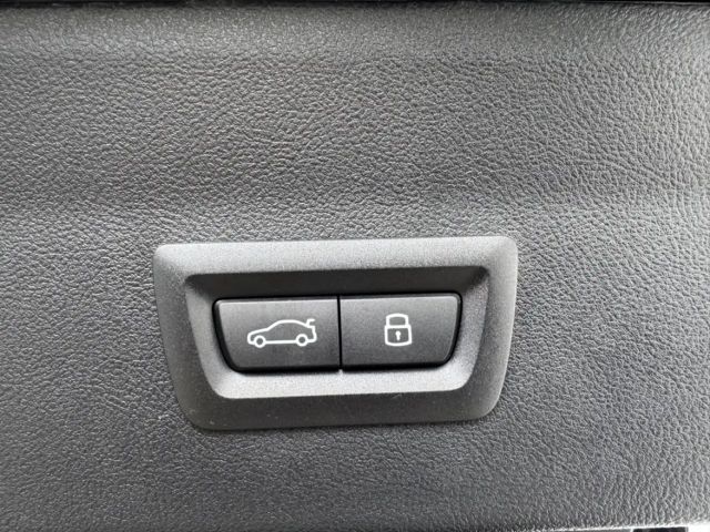 BMW X4 i NP: 100.980€ Sommer21'' Pano AHK Laser H/K HUD A