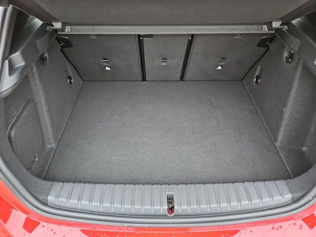 BMW 120 120d Luxury Line Sedan xDrive