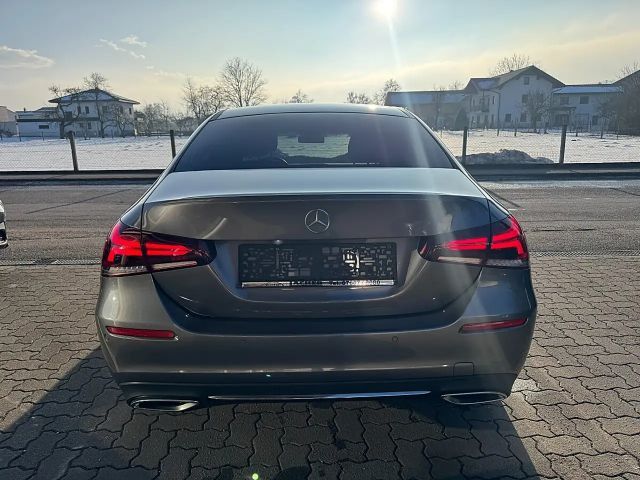 Mercedes-Benz A 180 A 180 d