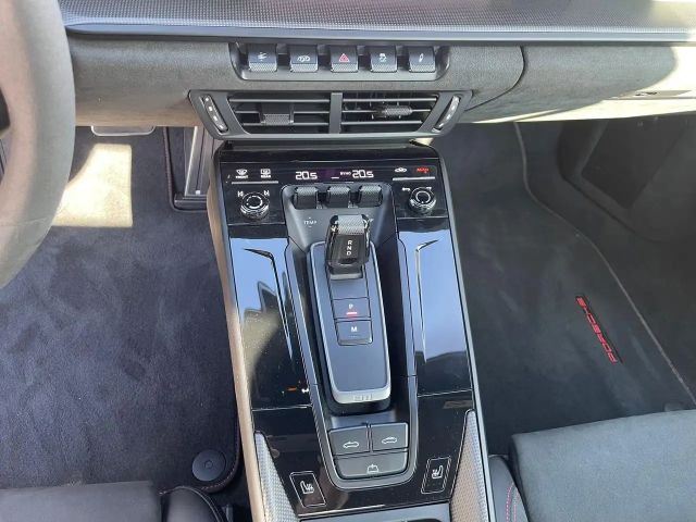 Porsche 911 4 Cabrio Carrera GTS