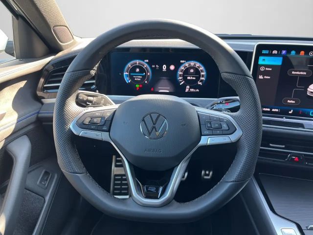 Volkswagen Passat IQ.Drive R-Line