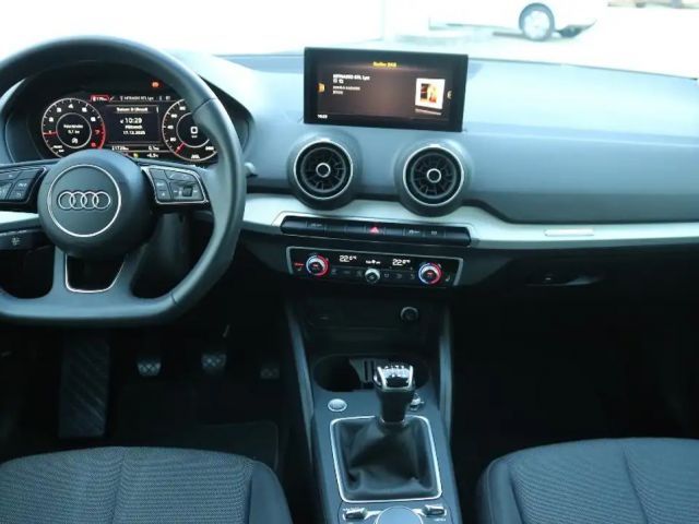 Audi Q2 Advanced NaviPlus/AHZV/18" . . .