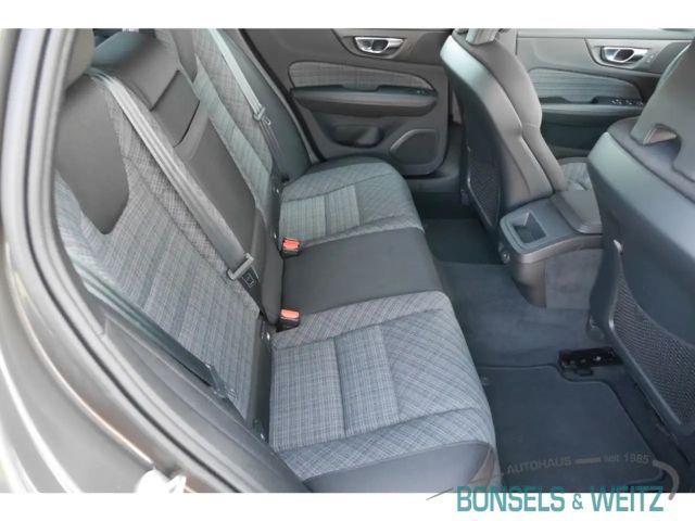 Volvo V60 Core Hybrid