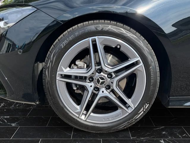 Mercedes-Benz CLA 180 AMG Line Coupé