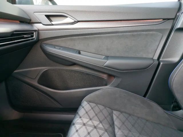 Volkswagen Golf 1.5 eTSI DSG R-Line