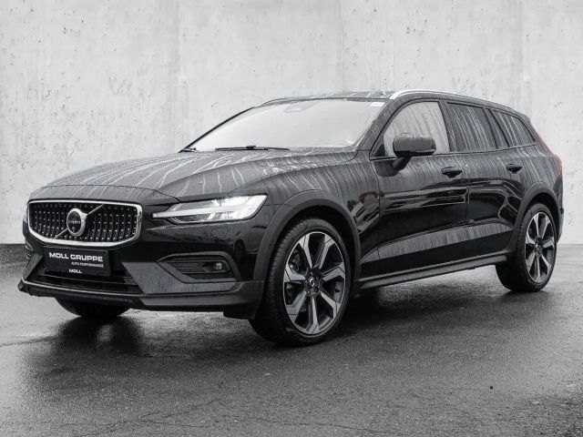 Volvo V60 Cross Country AWD Plus
