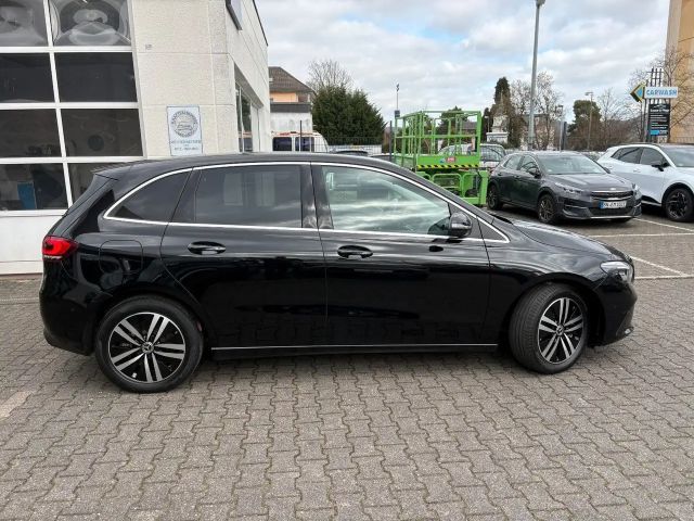 Mercedes-Benz B 250 B 250 e
