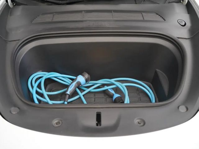 Tesla Model Y AWD Long Range