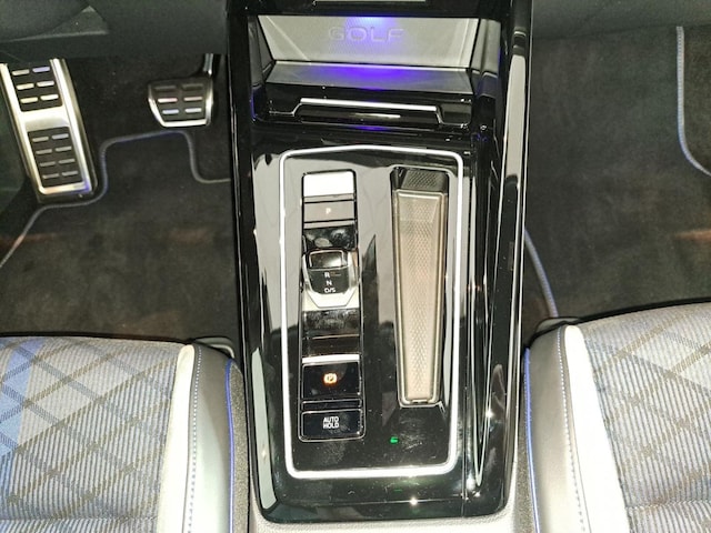 Volkswagen Golf 2.0 TSI