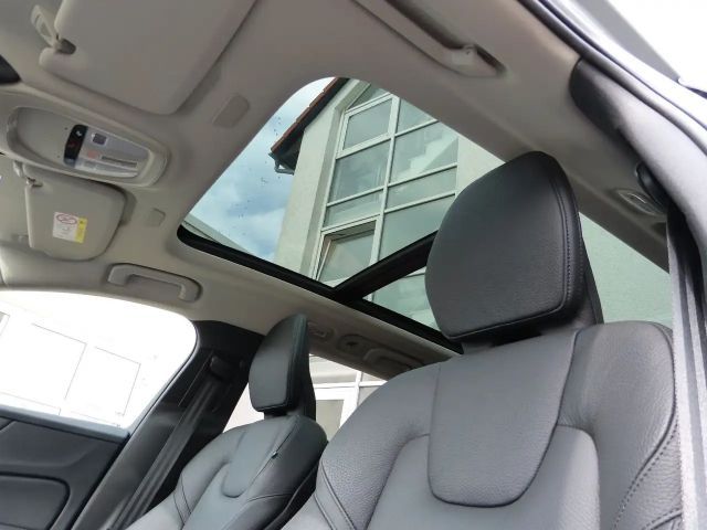 Volvo V60 AWD Dark Hybrid Ultra