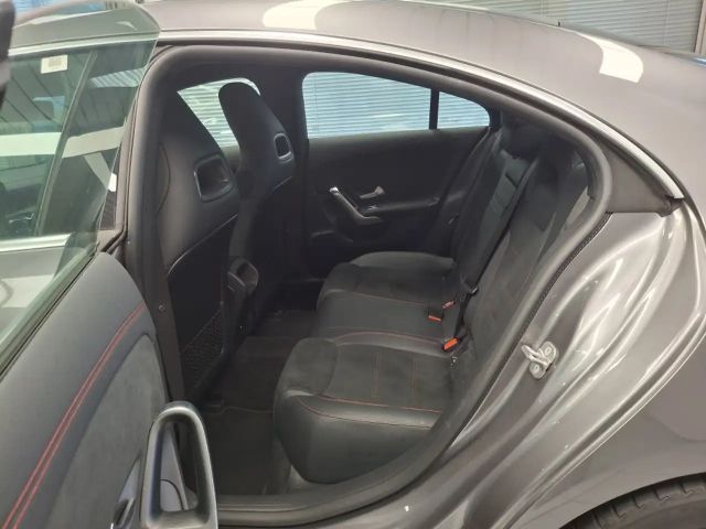 Mercedes-Benz CLA 180 AMG Line Coupé