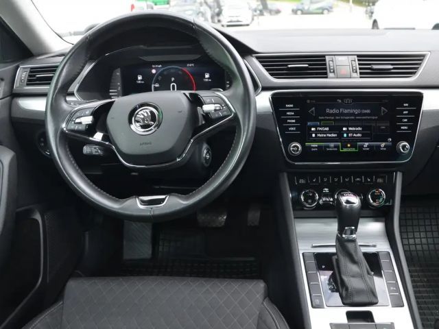 Skoda Superb Superb Kombi 2,0 TDI DSG LED VIRTUAL NAVI 1.Besitz