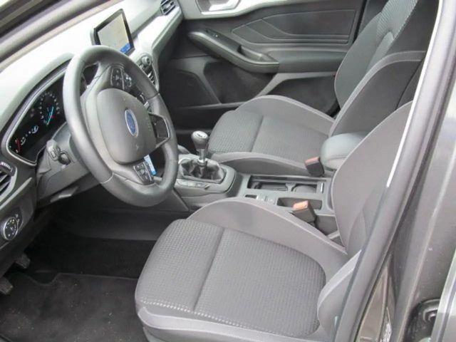 Ford Focus Cool & Connect