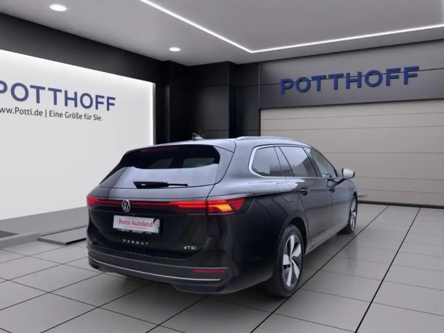 Volkswagen Passat 1.5 eTSI Business DSG Variant