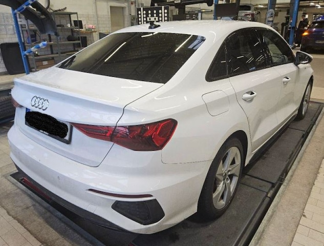 Audi A3 35 TFSI S-Line S-Tronic Sedan