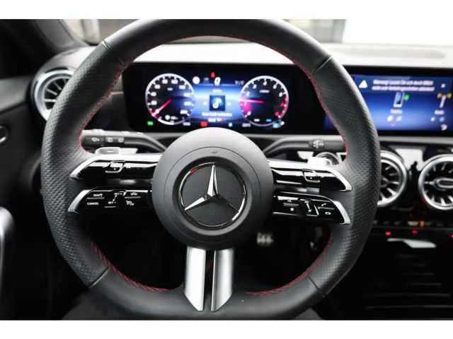 Mercedes-Benz A 180 AMG Line