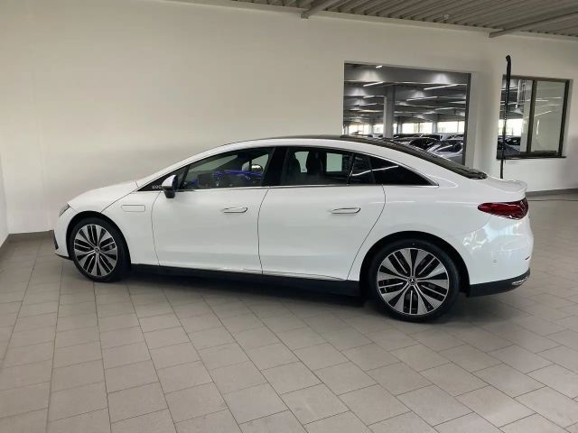 Mercedes-Benz EQE 300 Sedan