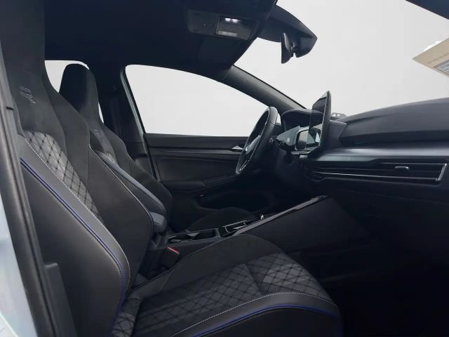 Volkswagen Golf 1.5 eTSI DSG R-Line