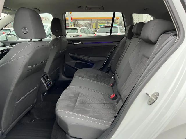 Volkswagen Golf Life Variant