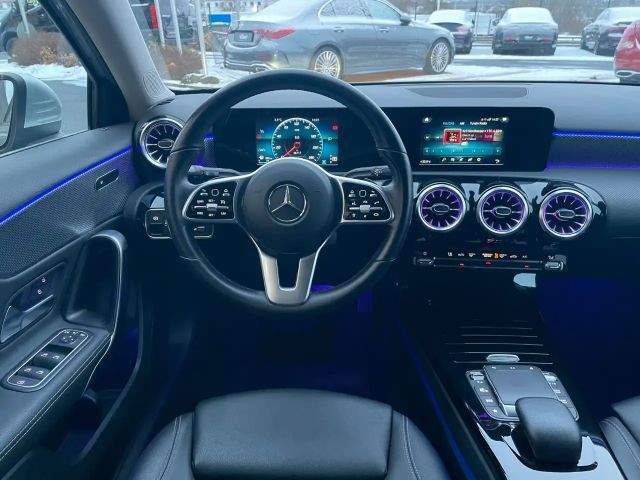 Mercedes-Benz A 180 Hatchback Progressive