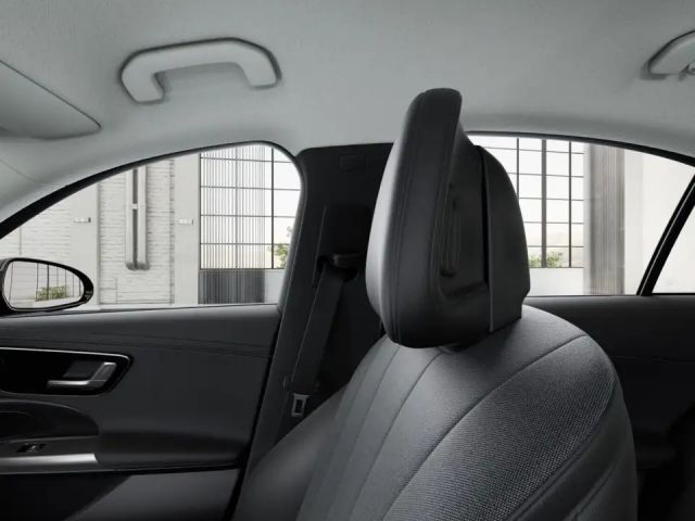 Mercedes-Benz E 200 AVANTGARDE Sedan