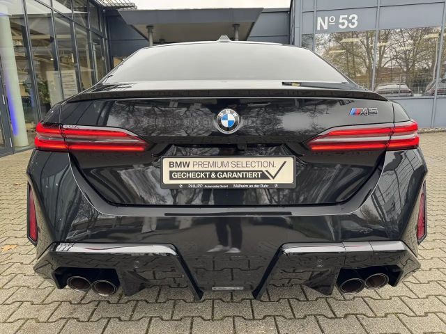 BMW M5 Sedan