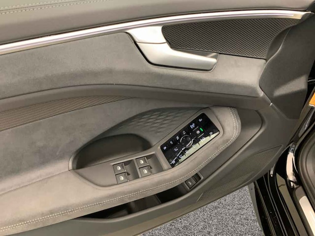 Audi A6 Avant Quattro S-Tronic