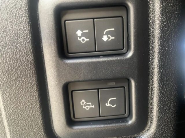 Land Rover Defender 110 D300 Dynamic SE