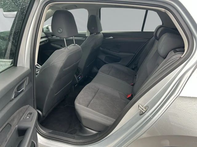 Volkswagen Golf 1.5 eTSI DSG