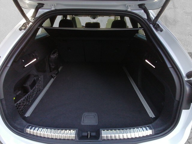 Audi A6 Avant Quattro S-Tronic