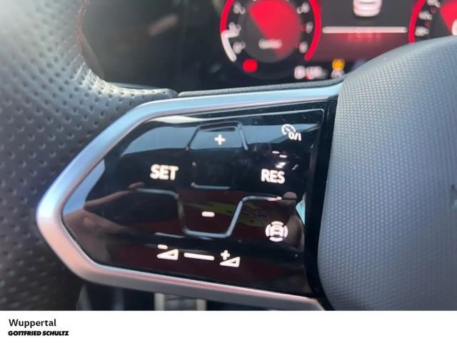 Volkswagen Golf GTI e-Golf