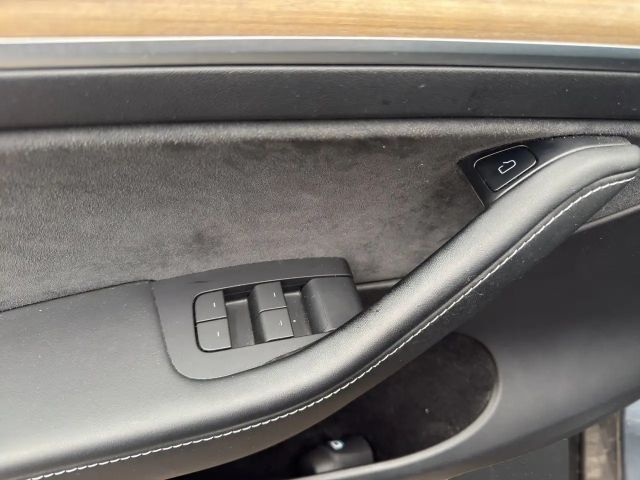 Tesla Model Y AWD Dual Motor Long Range