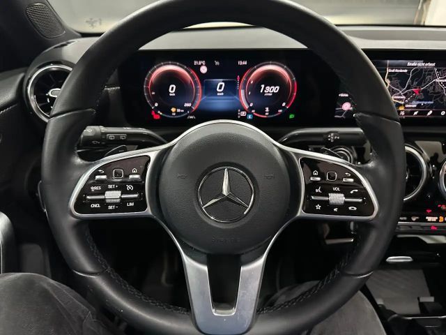 Mercedes-Benz A 250 *Carplay*LED*Kamera*Pano-Schiebe*