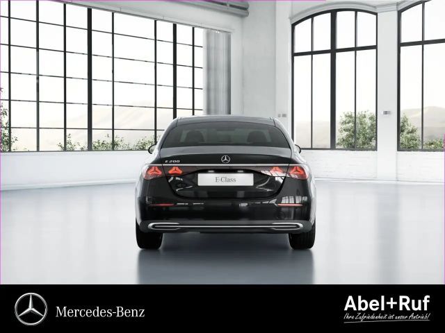 Mercedes-Benz E 200 AVANTGARDE Sedan