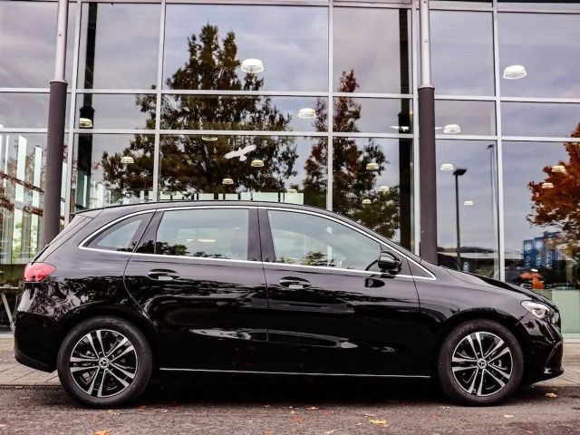 Mercedes-Benz B 180 Progressive Sedan