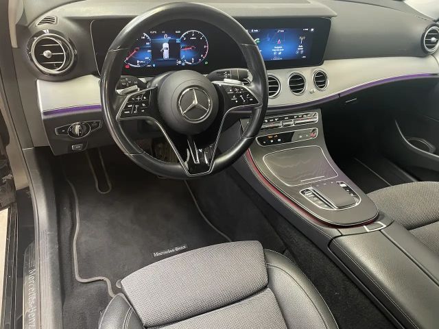 Mercedes-Benz E 200 AVANTGARDE E 200 d