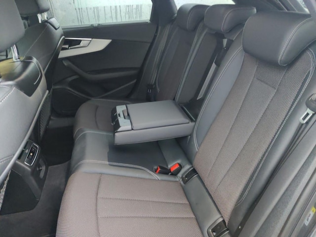 Audi A4 45 TFSI Avant Quattro S-Line S-Tronic