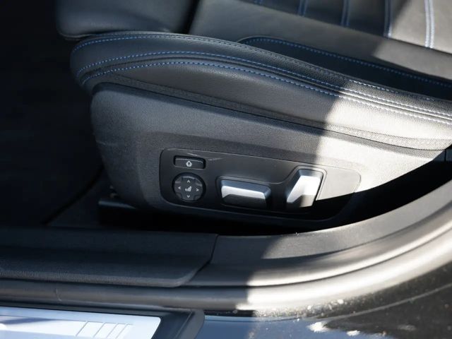 BMW 330 330d M-Sport Sedan xDrive