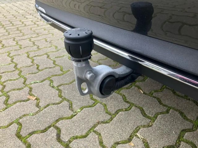 Mercedes-Benz E 300 AVANTGARDE Estate