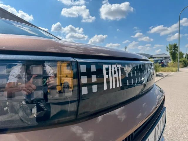 Fiat Grande Panda E La Prima