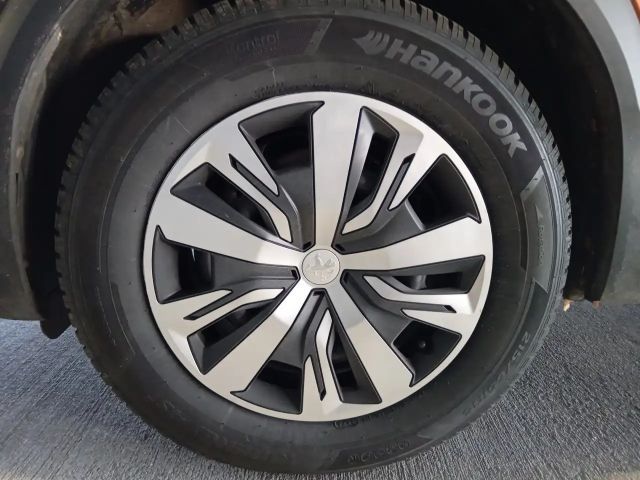 Peugeot E-2008 Active Pack