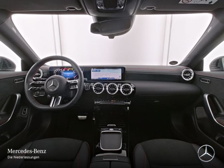 Mercedes-Benz CLA 200 AMG Line Shooting Brake