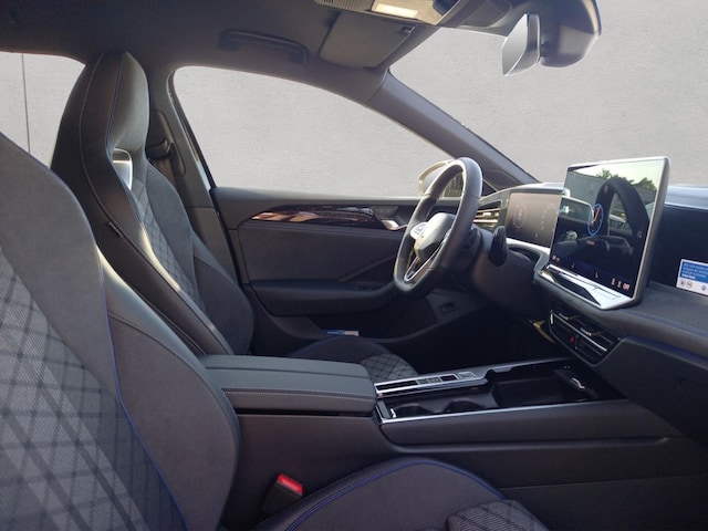 Volkswagen Passat DSG R-Line