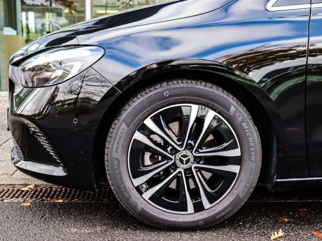 Mercedes-Benz B 200 Progressive Sedan