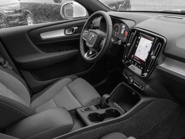 Volvo XC40 Core Recharge