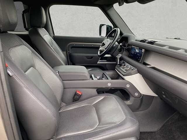 Land Rover Defender Dynamic SE