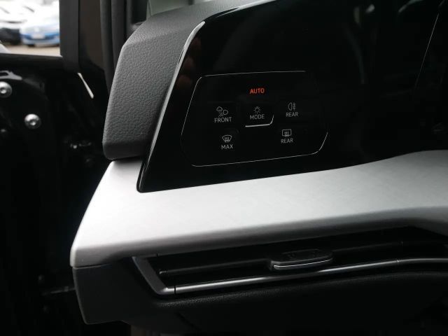 Volkswagen Golf 1.5 eTSI Golf VIII Life